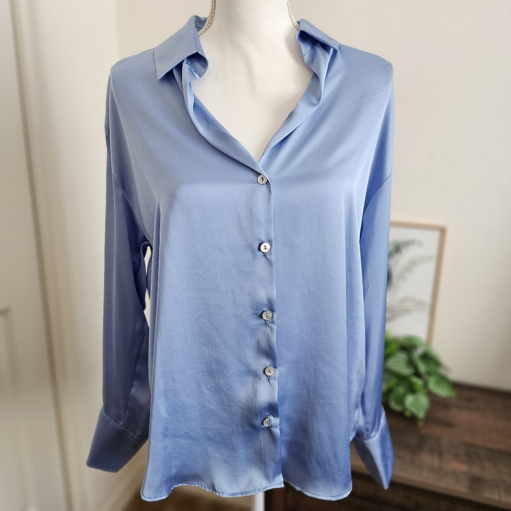 🆕️Zara Satin Sky Blue Button-Up Blouse SZ Large - Picture 3 of 12